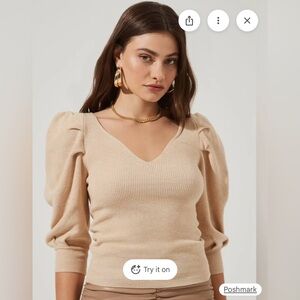 ASTR yellow tan size medium puff sleeve v neck sweater wool blend